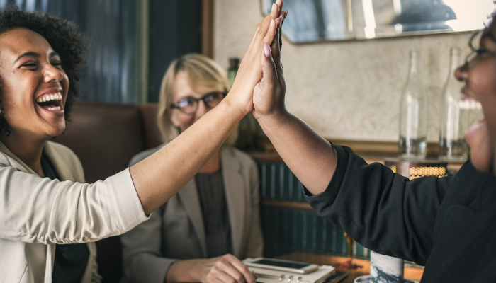 最新疫情下美国：挑战与机遇