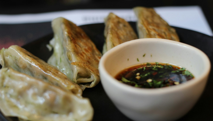 最新国外疫情视频：全球健康动态解读